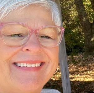 Meet your Posher, Bettina